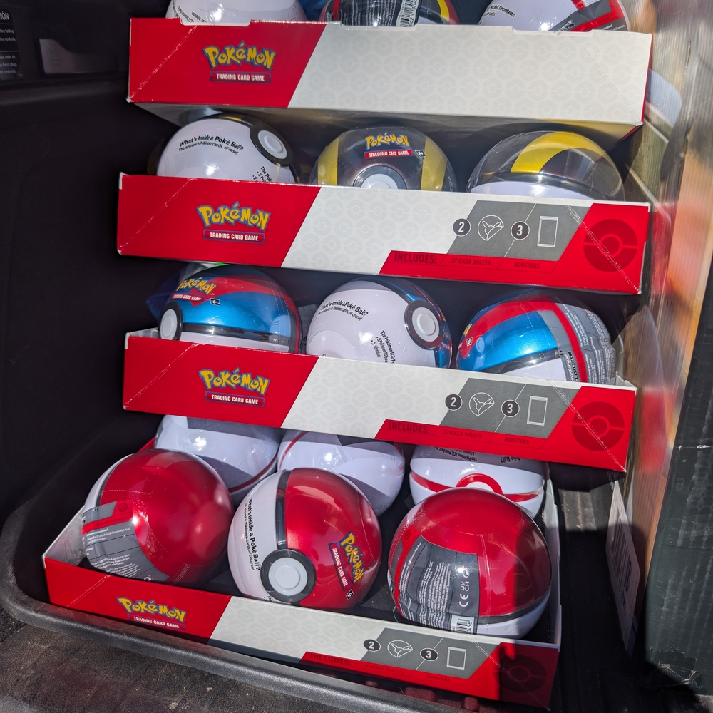 Poké Ball Kids Collectible - Red & White